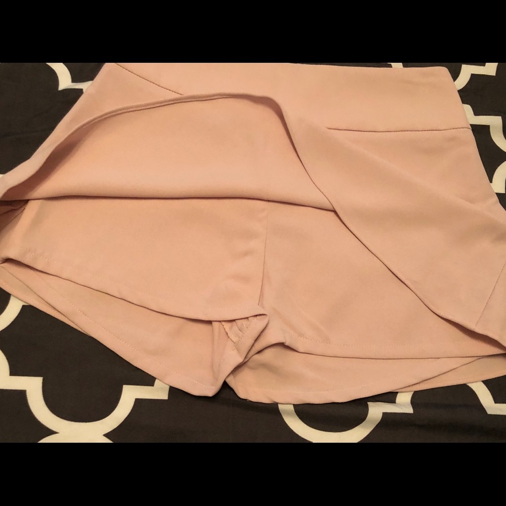 NWT pink Express dressy skort